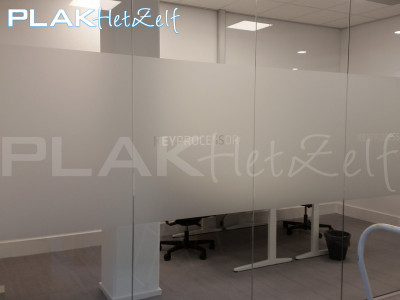 Gesneden raamfolie (1), bies, bies in logo, kantoor, meeting room, privacy, anti-inkijk, plak-het-zelf