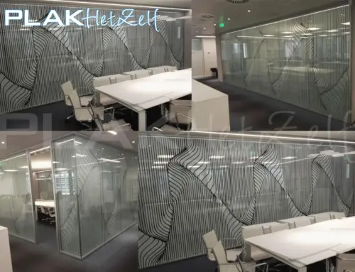 Geperforeerde glasfolie, eigen ontwerp, two-way vision raamfolie, kantoor, abstract ontwerp, zwarte lijnen